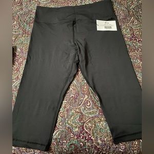 ZYIA Black Light n Tight Hi-rise Crop 17" Size (14-16)